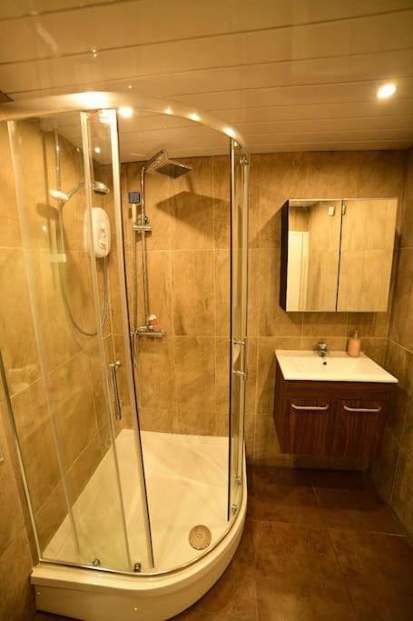 Lavish Modern 1 Bedroom Apt Close To City Centre Glasgow Exterior foto